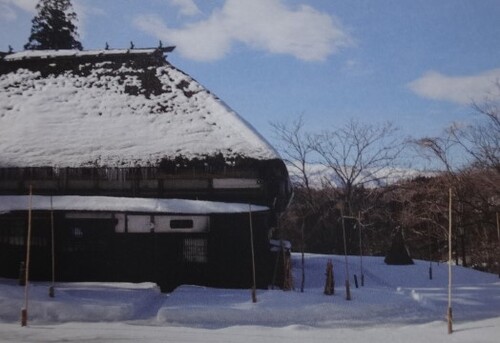 雪の山荘.jpg