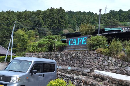 カフェとNーVAN.jpg