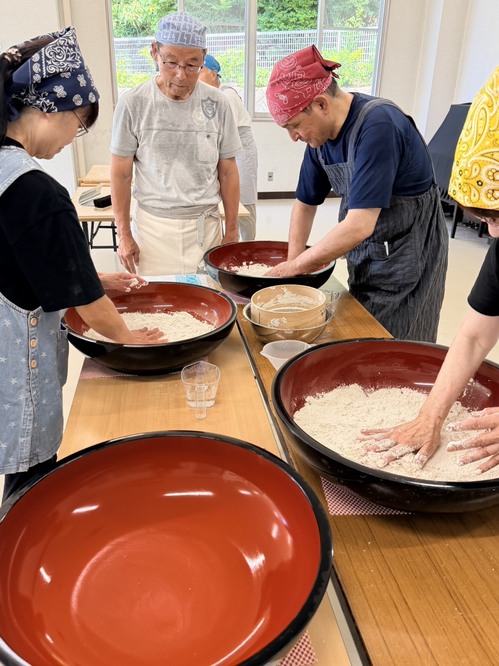 水を入れて練る.jpg
